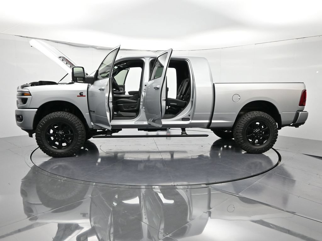 New 2026 RAM 2500 Laramie AWD/4WD image 28