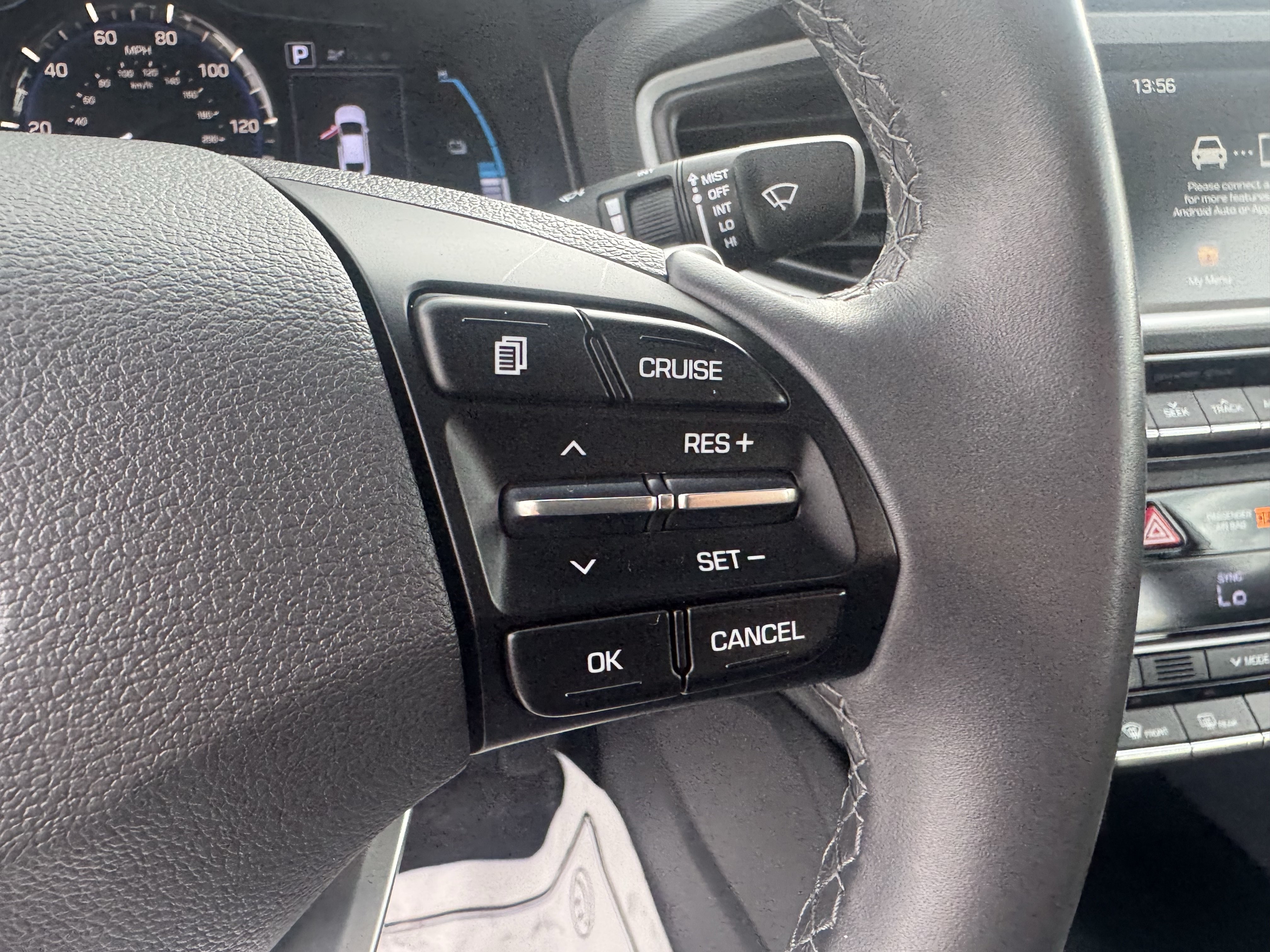 Used 2019 Hyundai Ioniq Plug-In Hybrid FWD image 19