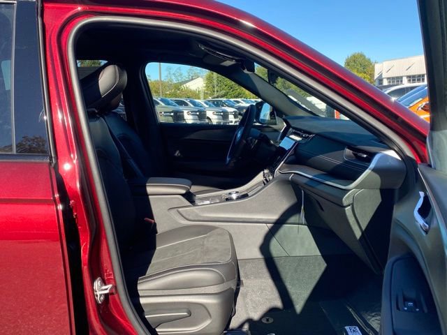 New 2025 Jeep Grand Cherokee Altitude AWD/4WD image 27