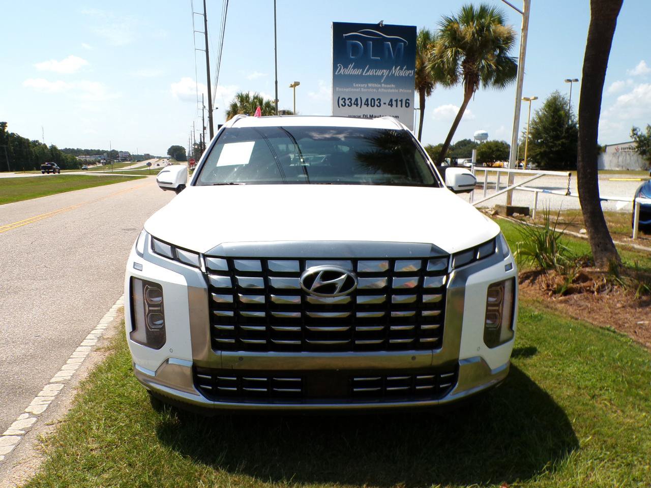 Used 2023 Hyundai Palisade Calligraphy FWD image 3