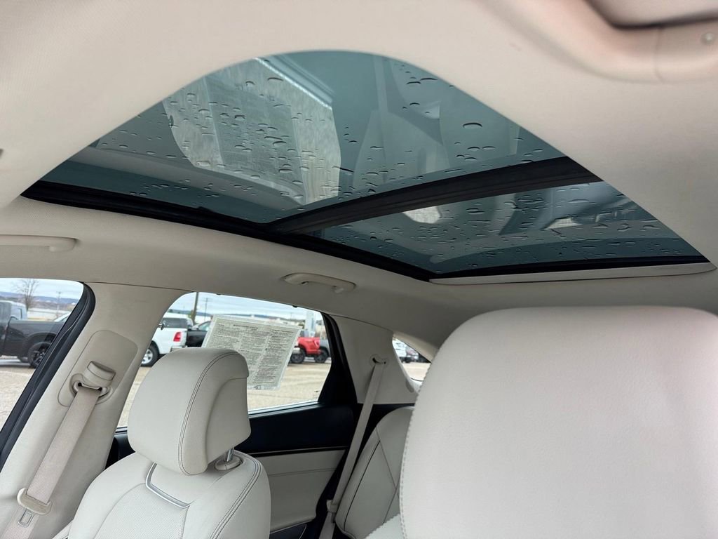 Used 2022 Genesis GV70 2.5T w/ Advanced Package image 9