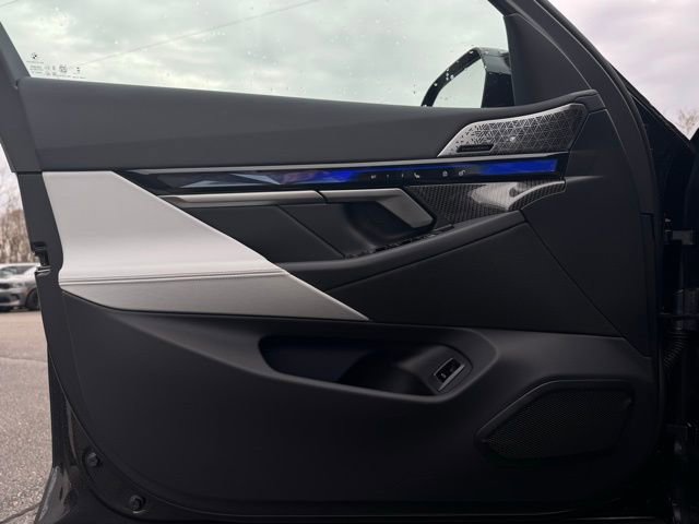 New 2026 BMW M5 image 14