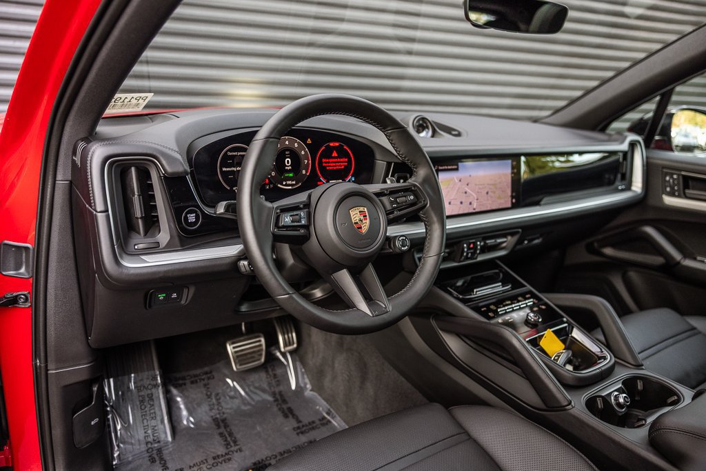 Certified 2025 Porsche Cayenne E-Hybrid AWD/4WD image 4