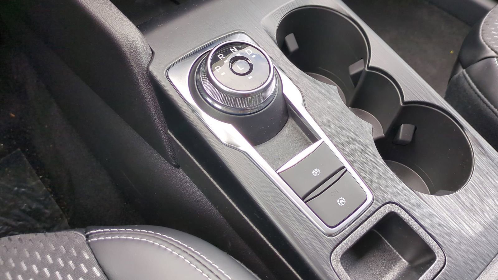 New 2025 Ford Escape SE FWD image 29