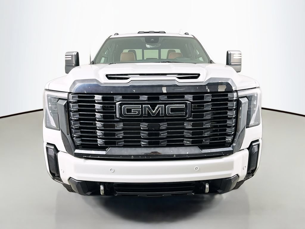 Used 2024 GMC Sierra 3500 Denali Ultimate AWD/4WD image 3
