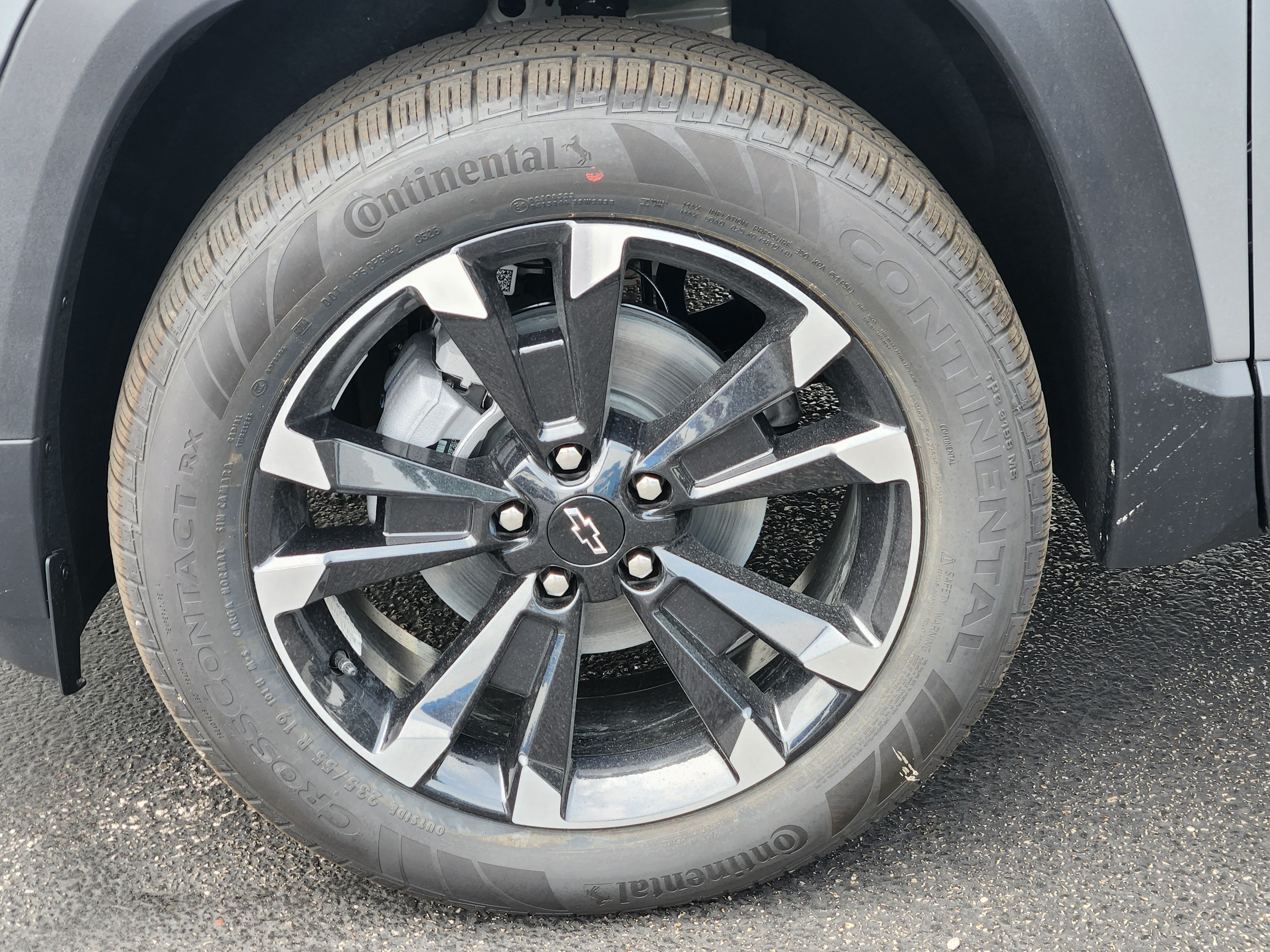 New 2026 Chevrolet Equinox RS w/ Convenience Package III FWD image 8