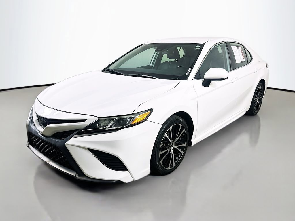 Used 2019 Toyota Camry SE FWD image 3