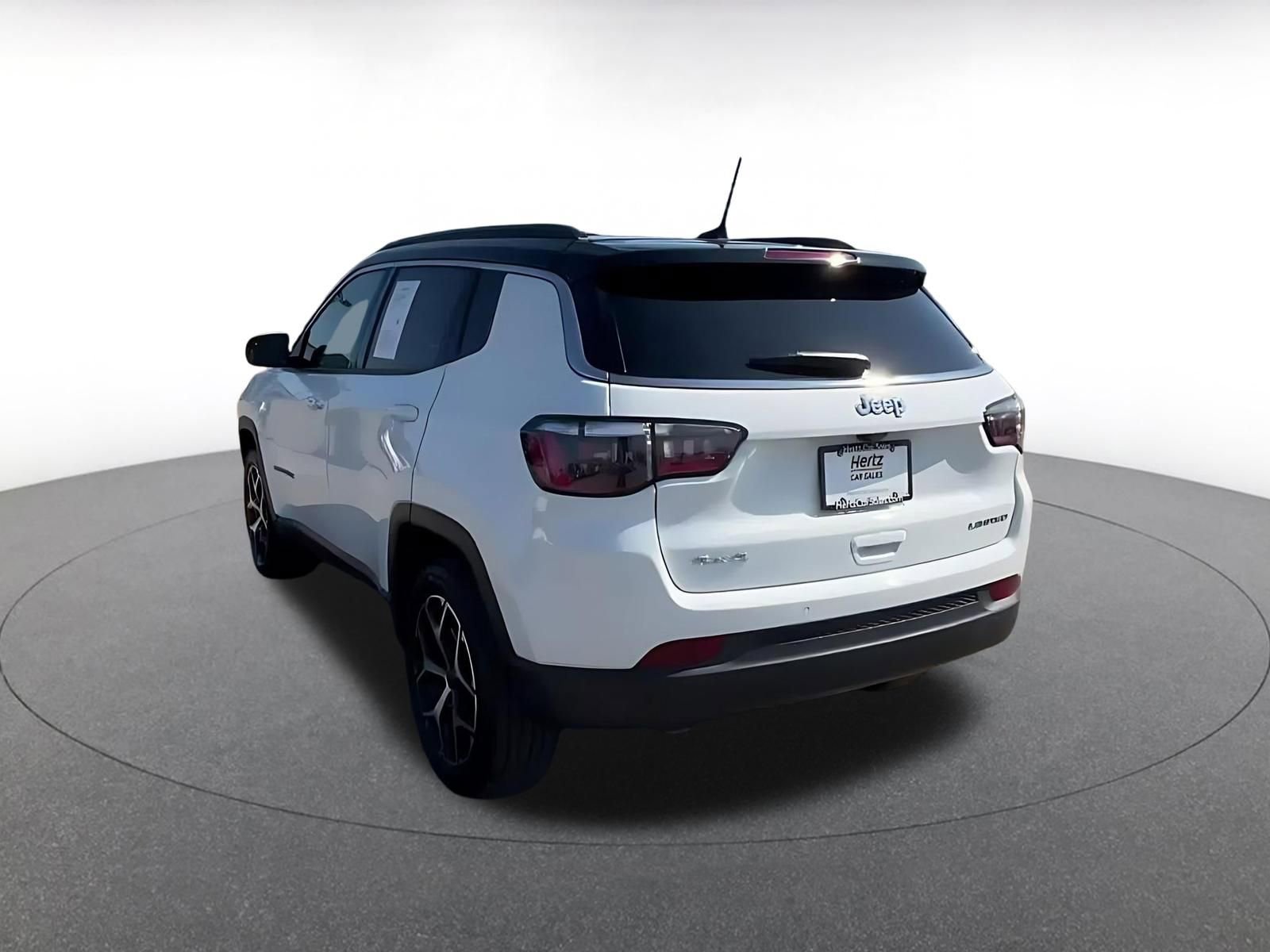 Used 2025 Jeep Compass Limited AWD/4WD image 11