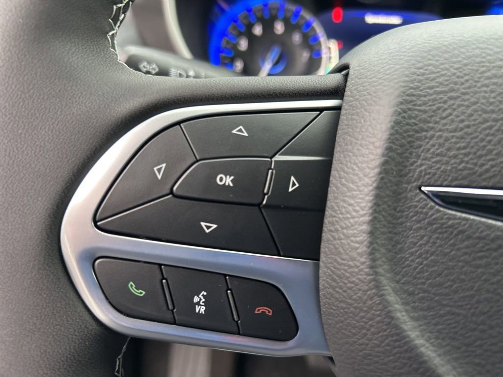 New 2026 Chrysler Pacifica Select image 18