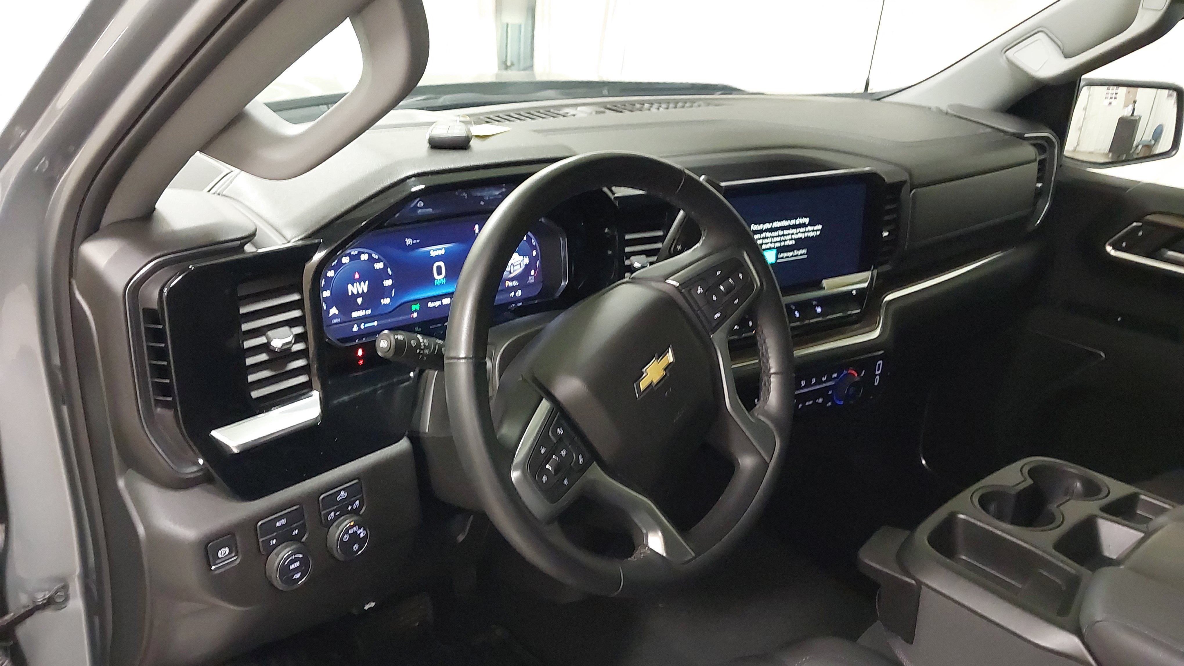 Used 2024 Chevrolet Silverado 1500 LT AWD/4WD image 17
