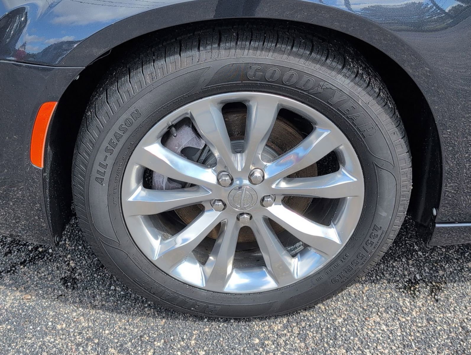 Used 2019 Chrysler 300 Limited image 11