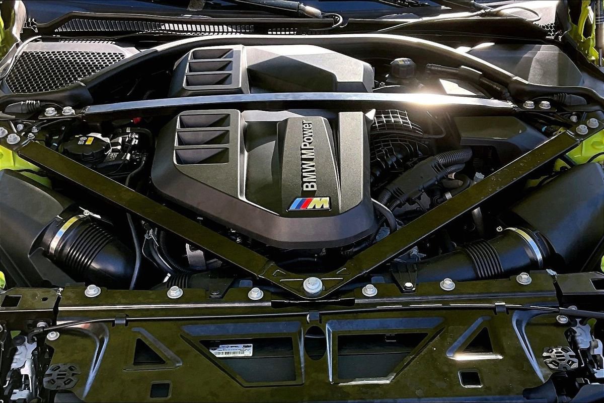 Used 2021 BMW M4 Coupe w/ Executive Package image 31