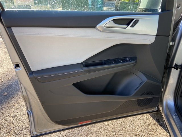 Used 2025 Volkswagen Taos SE image 25
