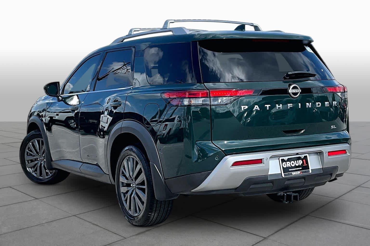 Used 2024 Nissan Pathfinder SL w/ SL Premium Package FWD image 12