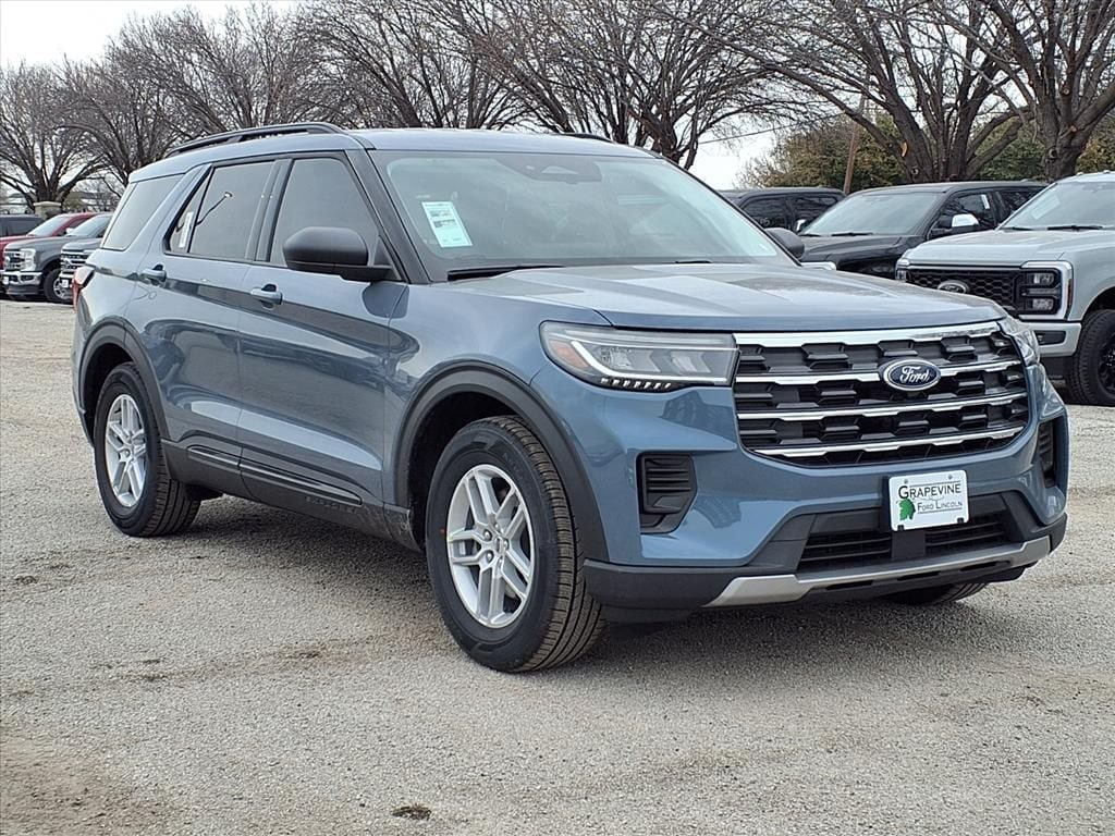 New 2026 Ford Explorer Active RWD image 3