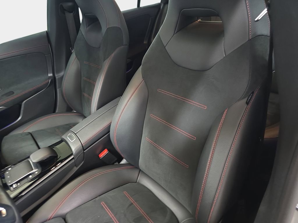 Used 2023 Mercedes-Benz CLA 250 4MATIC image 17