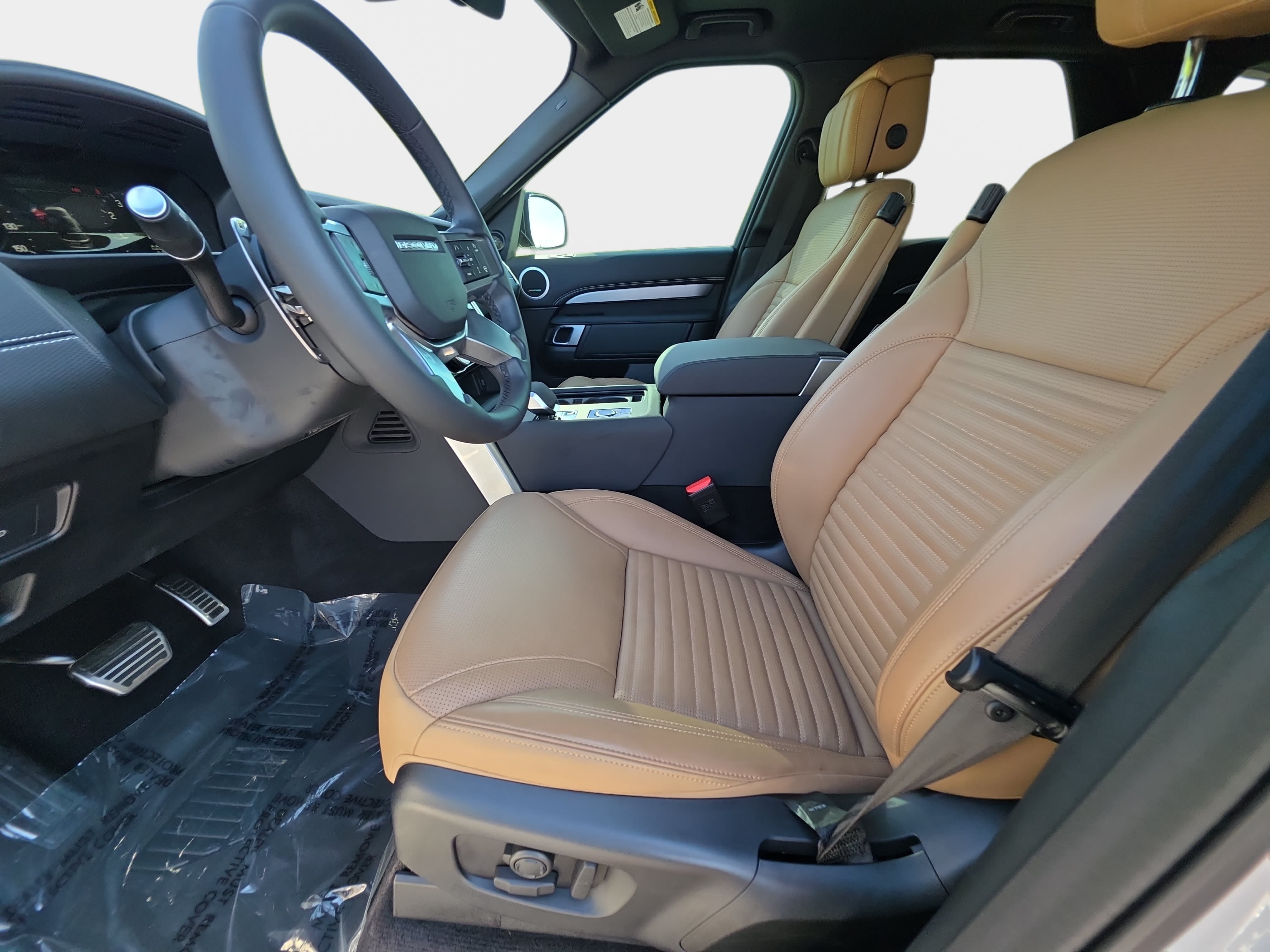 Certified 2025 Land Rover Discovery Dynamic SE AWD/4WD image 15
