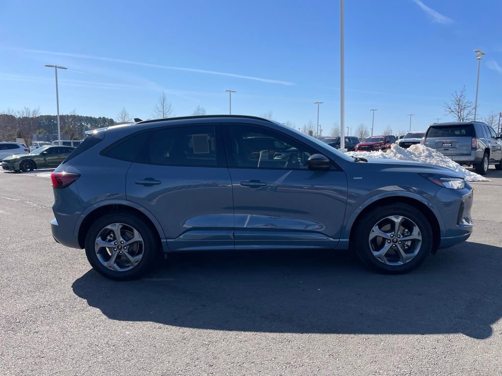 Used 2024 Ford Escape ST-Line image 9