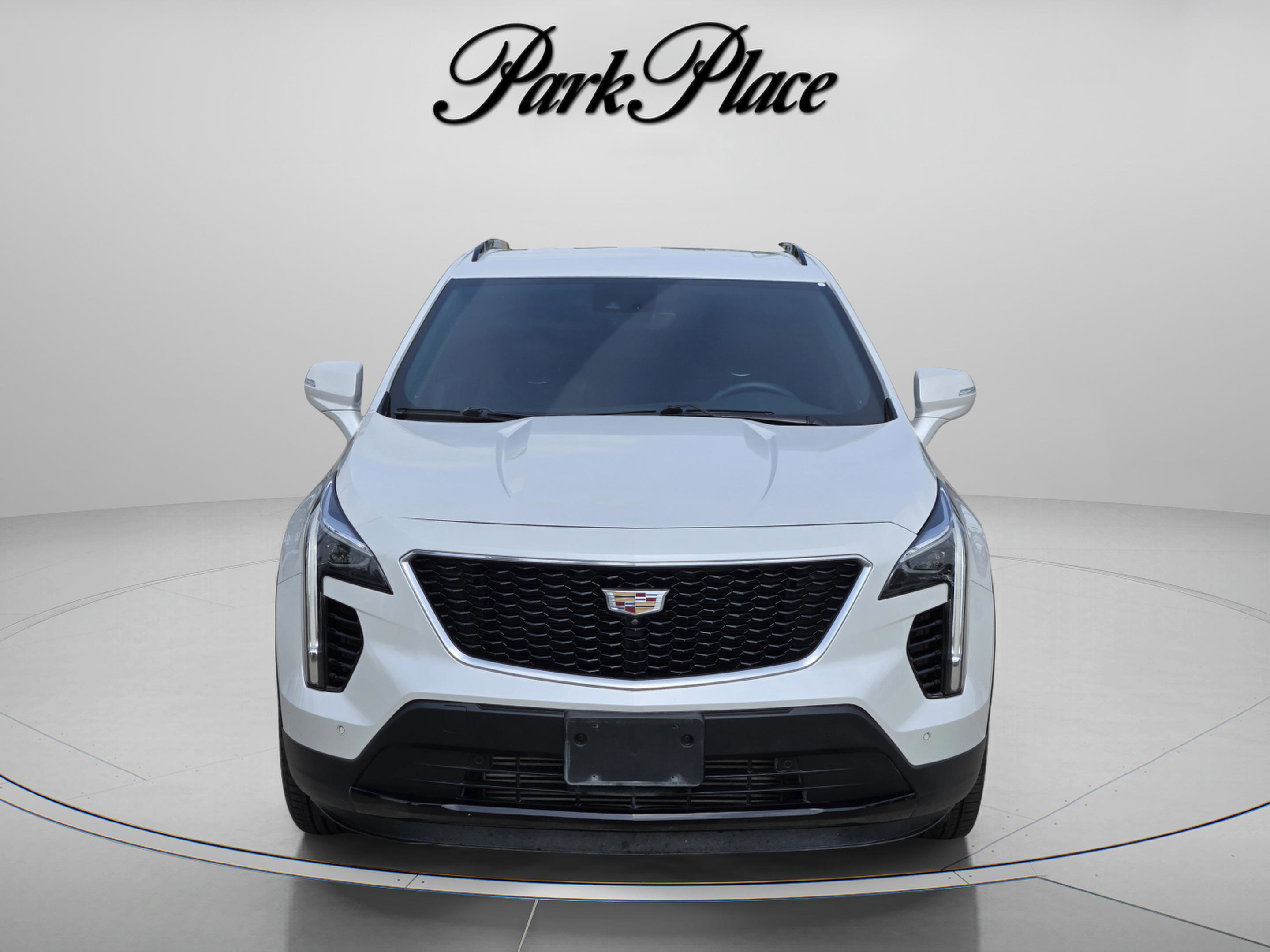 Used 2023 Cadillac XT4 Sport w/ Enhanced Visibility Package image 6