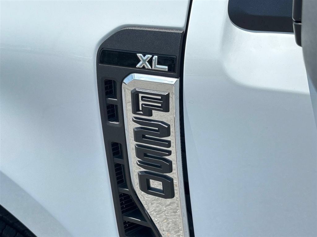Used 2025 Ford F250 XL AWD/4WD image 12