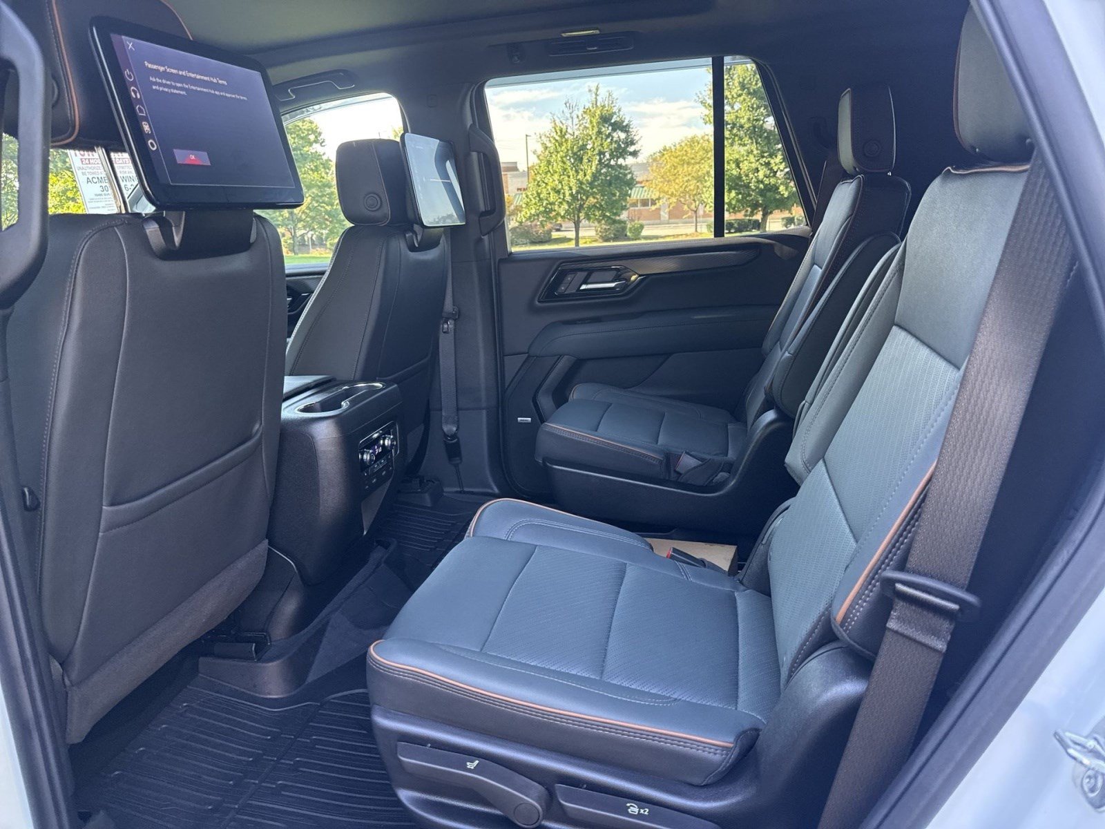 Used 2026 GMC Yukon AT4 w/ AT4 Premium Plus Package AWD/4WD image 24