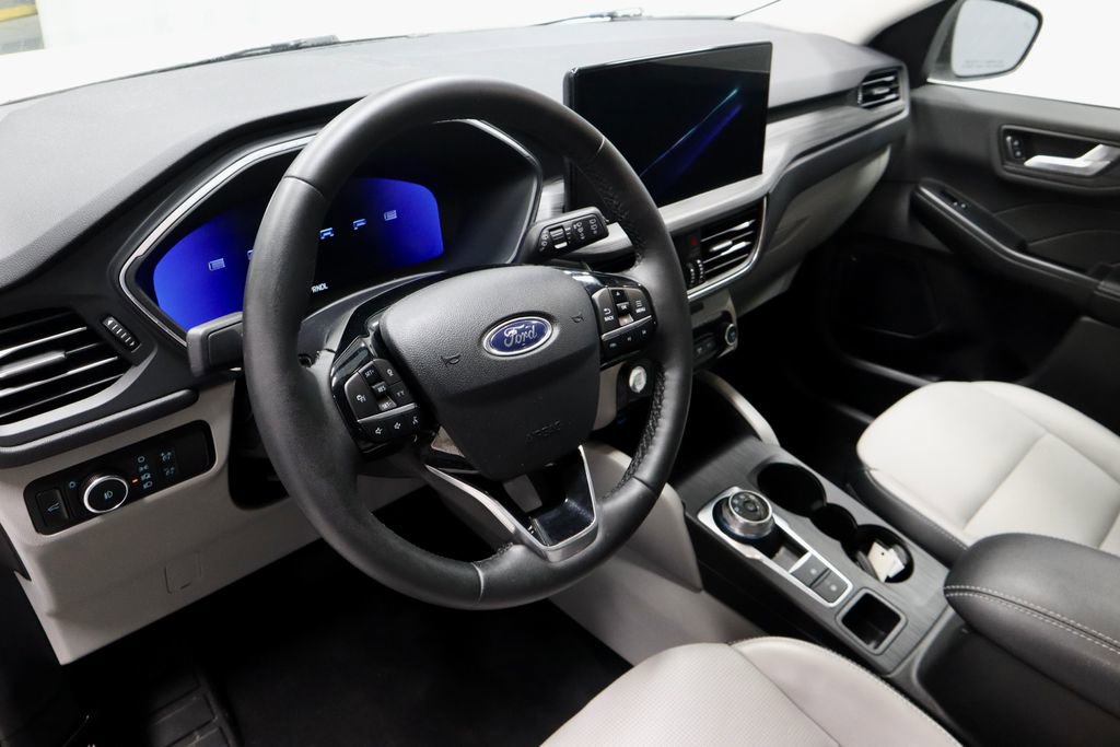 Certified 2023 Ford Escape Platinum AWD/4WD image 26