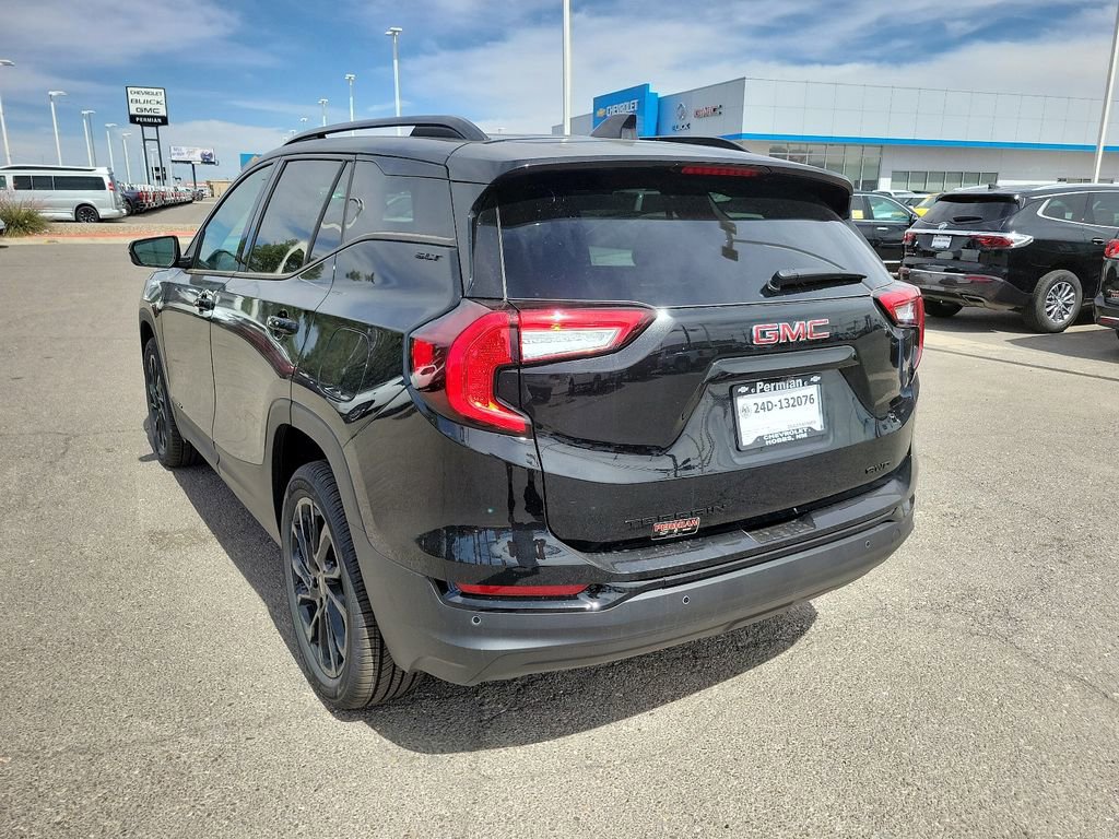 New 2024 GMC Terrain SLT w/ Infotainment Package II AWD/4WD image 8