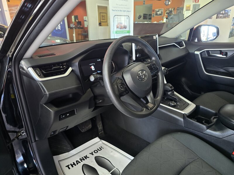 Used 2025 Toyota RAV4 XLE AWD/4WD image 8