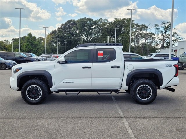 Used 2024 Toyota Tacoma TRD Off-Road image 4