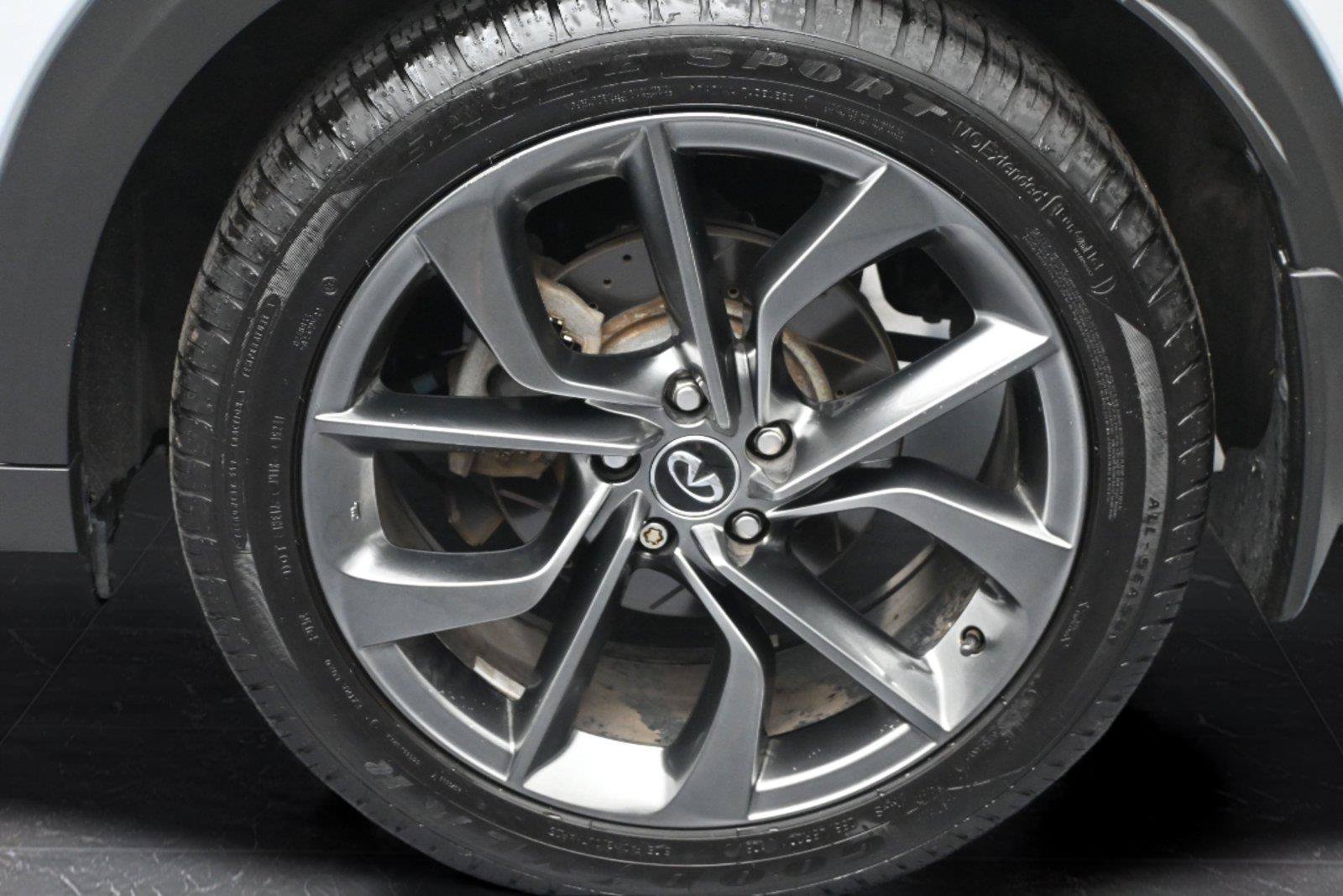 Used 2019 INFINITI QX50 Essential w/ Sensory Package AWD/4WD image 12