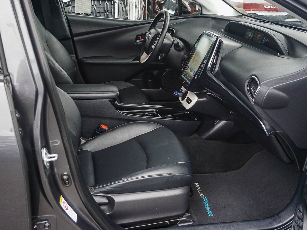 Used 2017 Toyota Prius Prime Advanced FWD image 13