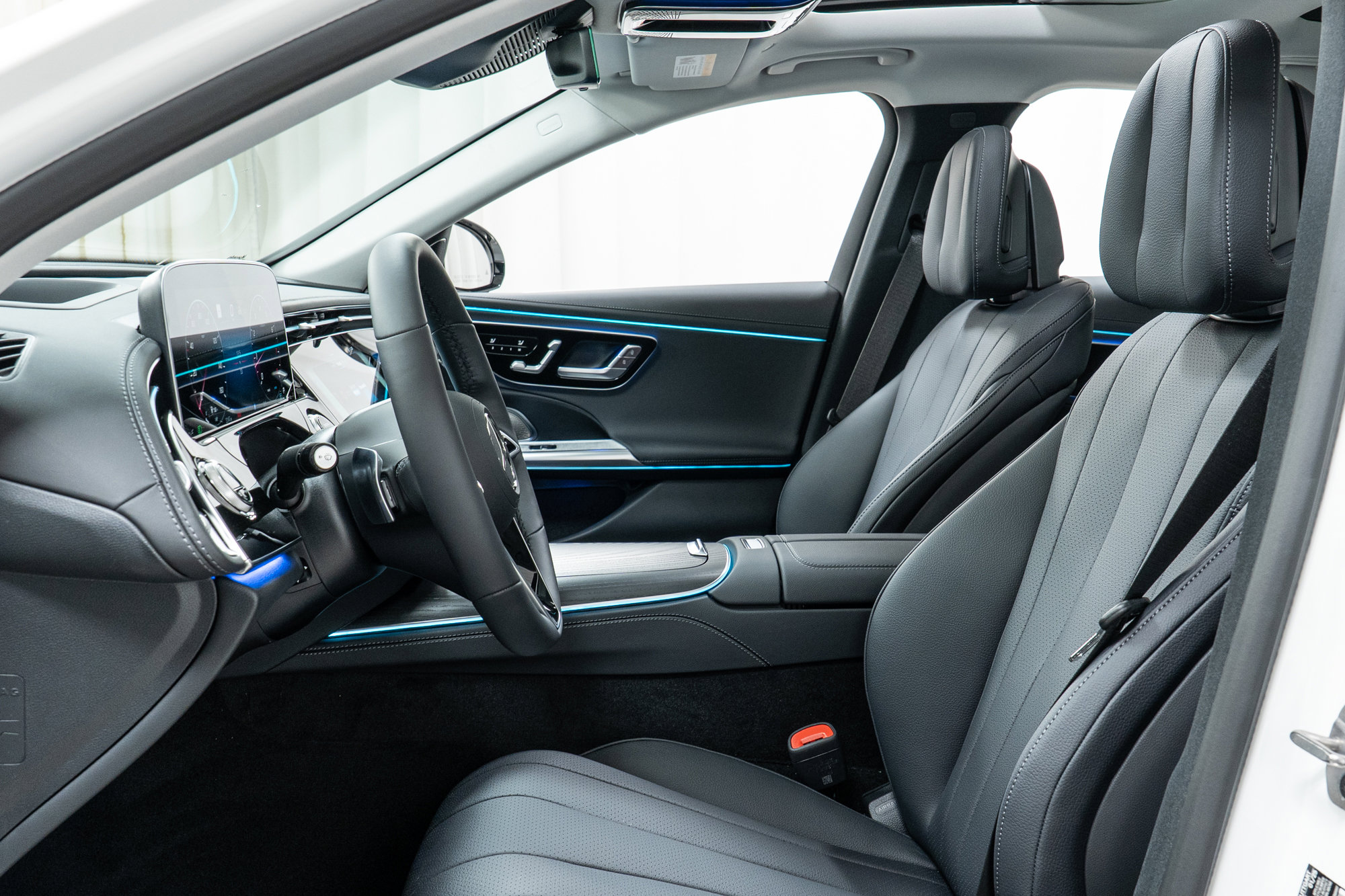 New 2025 Mercedes-Benz E 350 4MATIC Sedan image 13