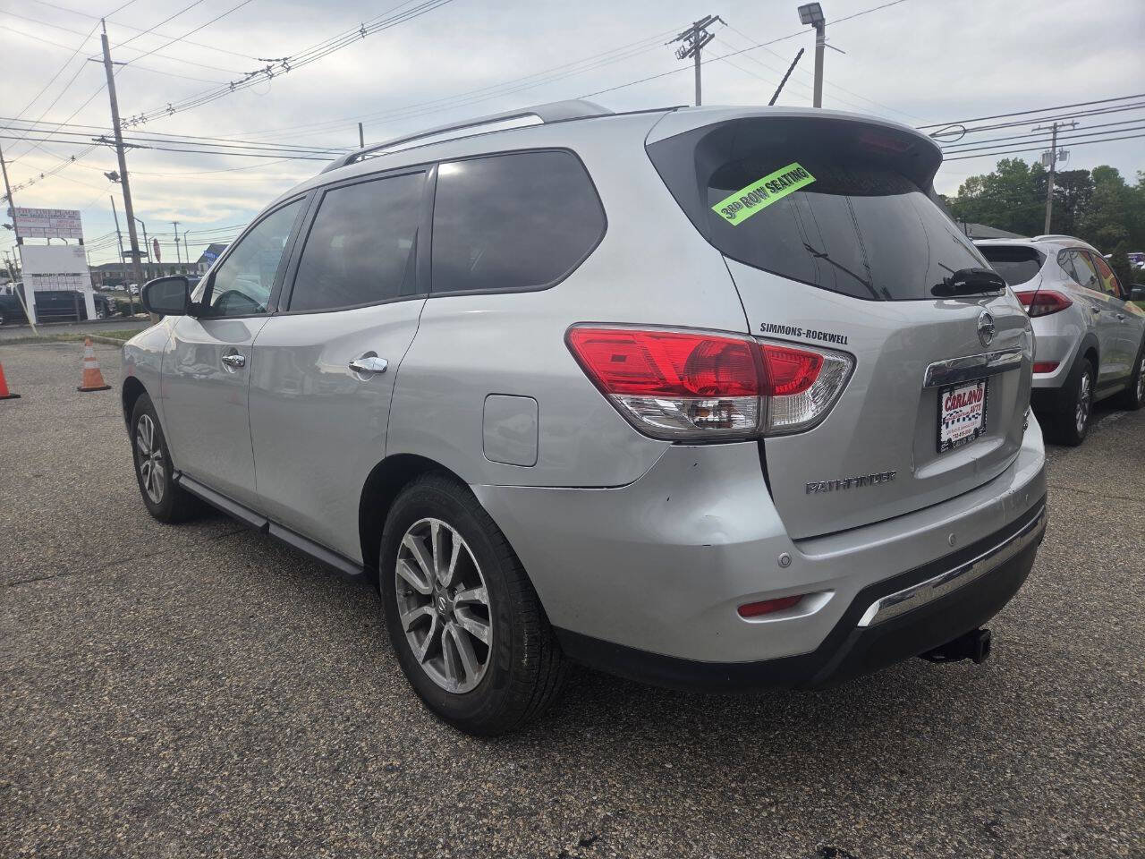 Used 2016 Nissan Pathfinder SV AWD/4WD image 5