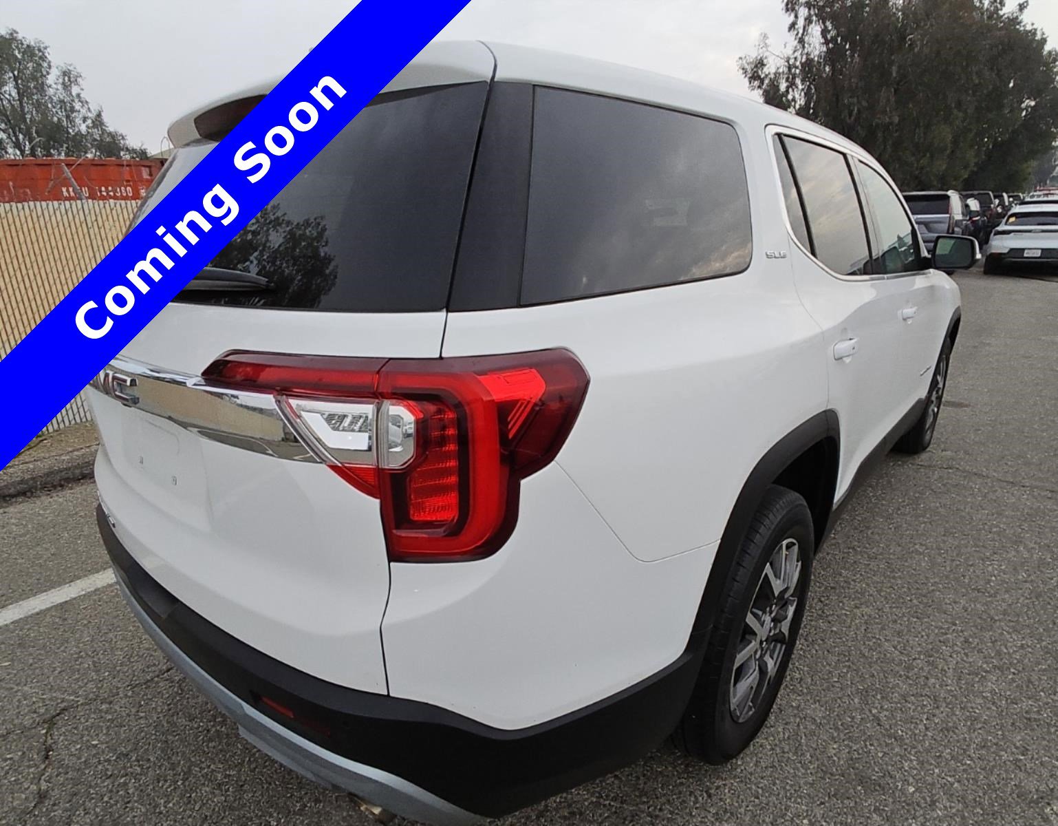 Used 2021 GMC Acadia SLE image 4