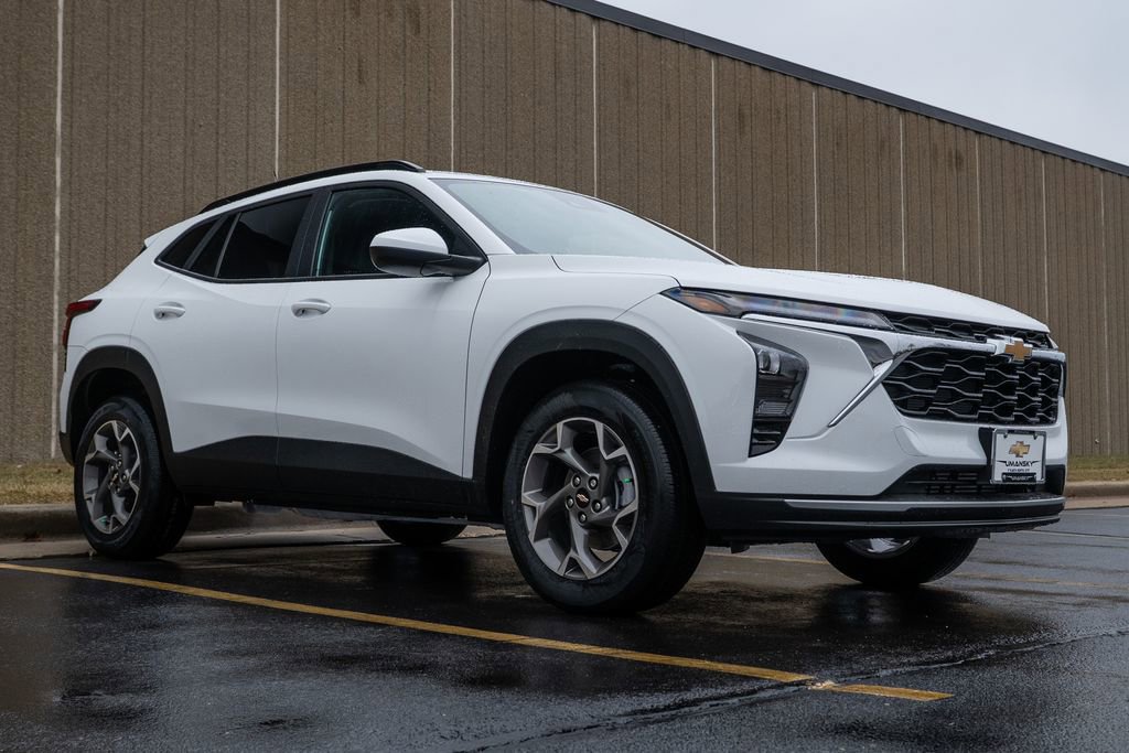 New 2026 Chevrolet Trax LT image 2
