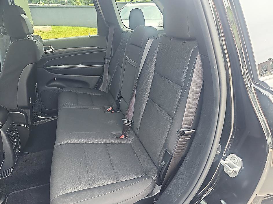 Used 2021 Jeep Grand Cherokee Freedom Edition RWD image 25
