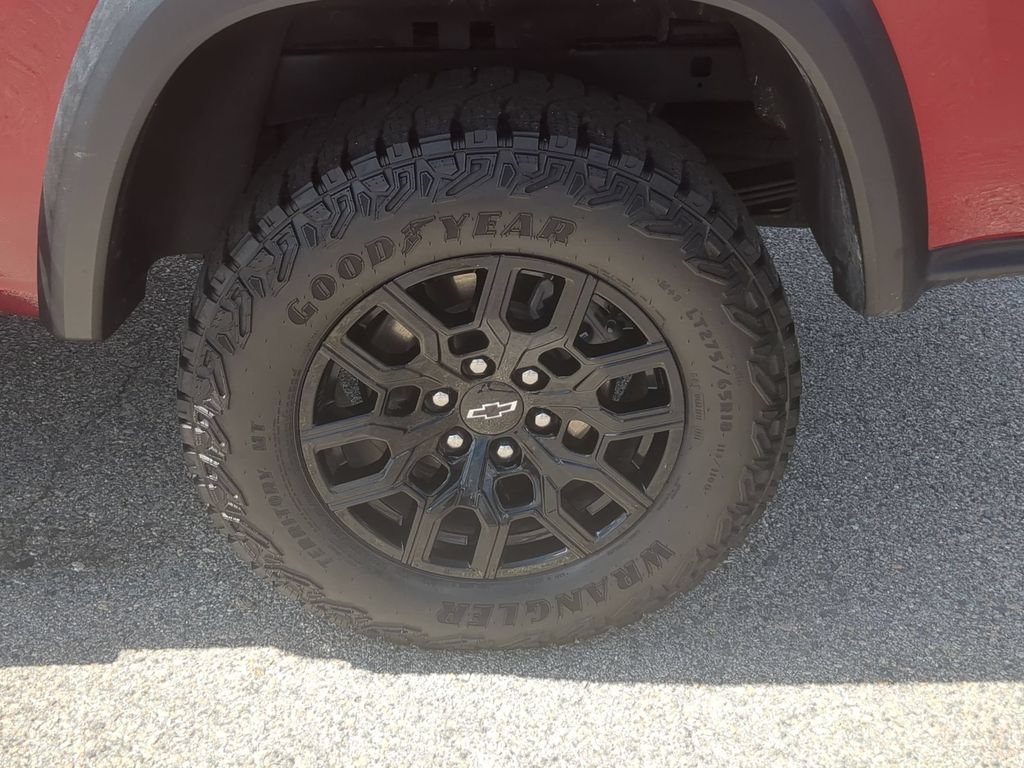 Used 2024 Chevrolet Colorado Trail Boss w/ Advanced Trailering Package AWD/4WD image 11