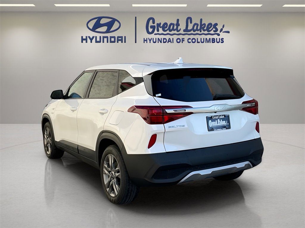 Used 2023 Kia Seltos LX image 3