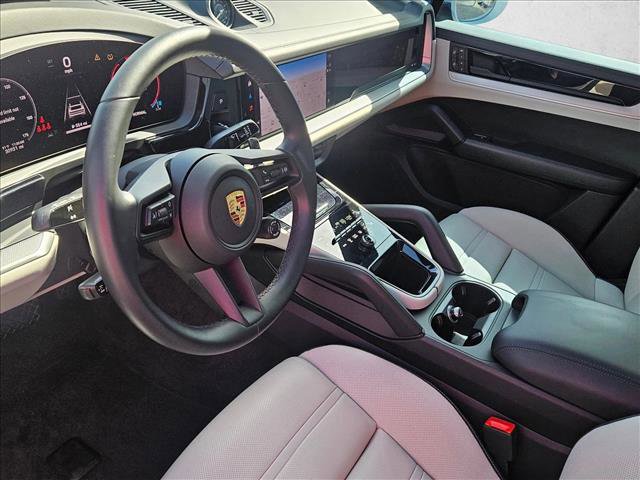 Used 2024 Porsche Cayenne Coupe image 10