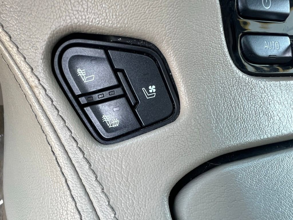 Used 2018 GMC Yukon Denali w/ Denali Ultimate Package AWD/4WD image 24