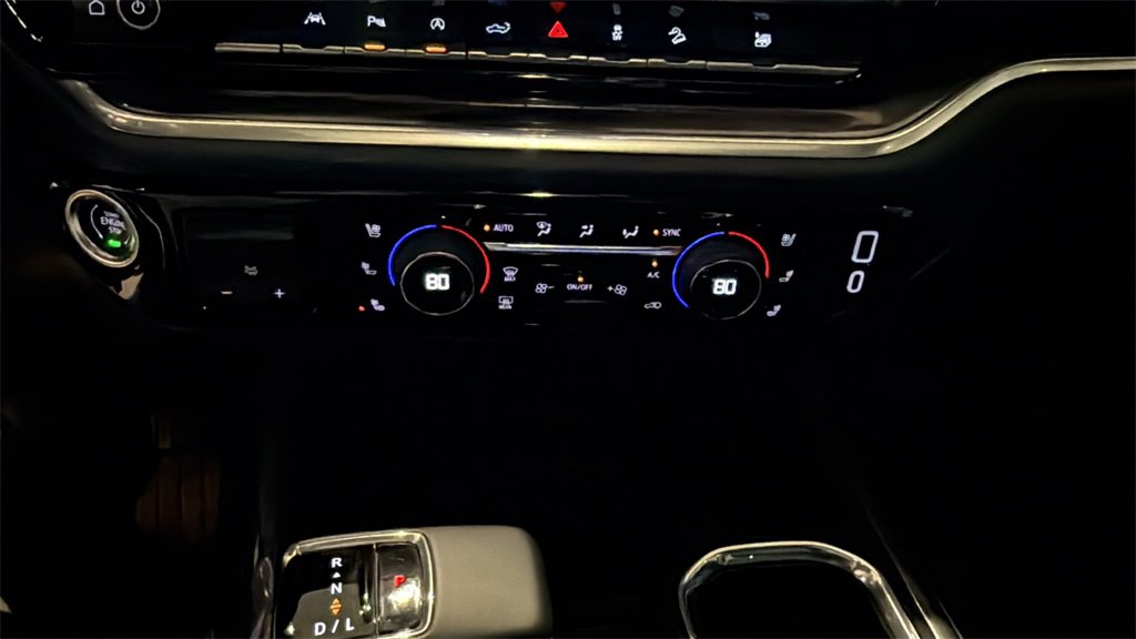 Used 2025 Chevrolet Silverado 1500 LTZ w/ LTZ Premium Package image 28