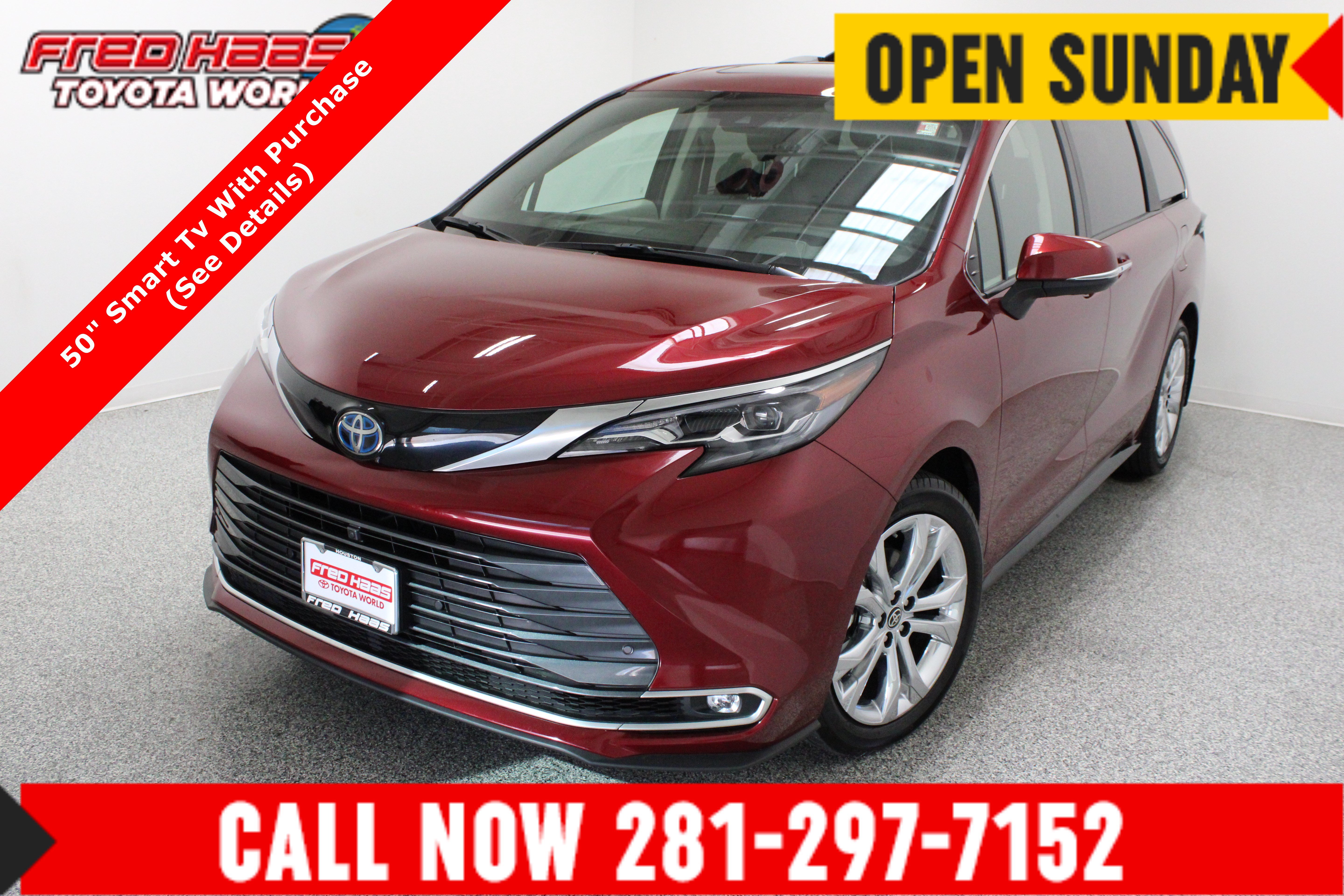Used 2024 Toyota Sienna Platinum FWD video 1