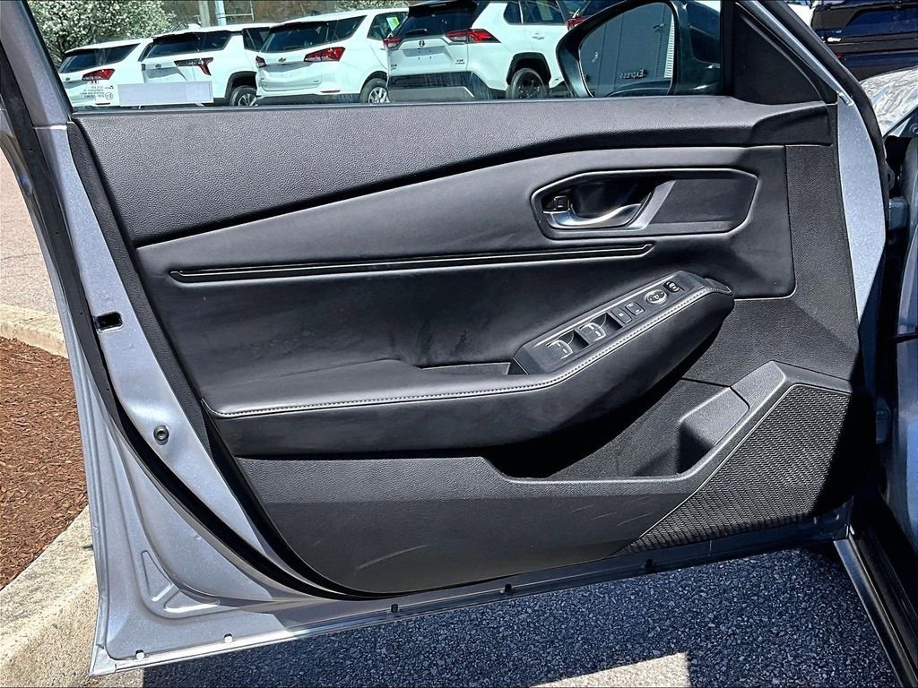 Used 2023 Honda Accord Sport image 9