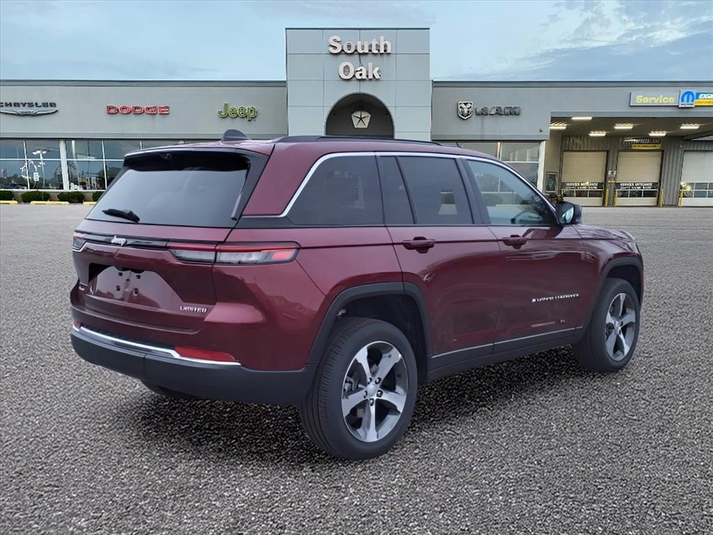 Certified 2025 Jeep Grand Cherokee Limited w/ Luxury Tech Group II AWD/4WD image 3