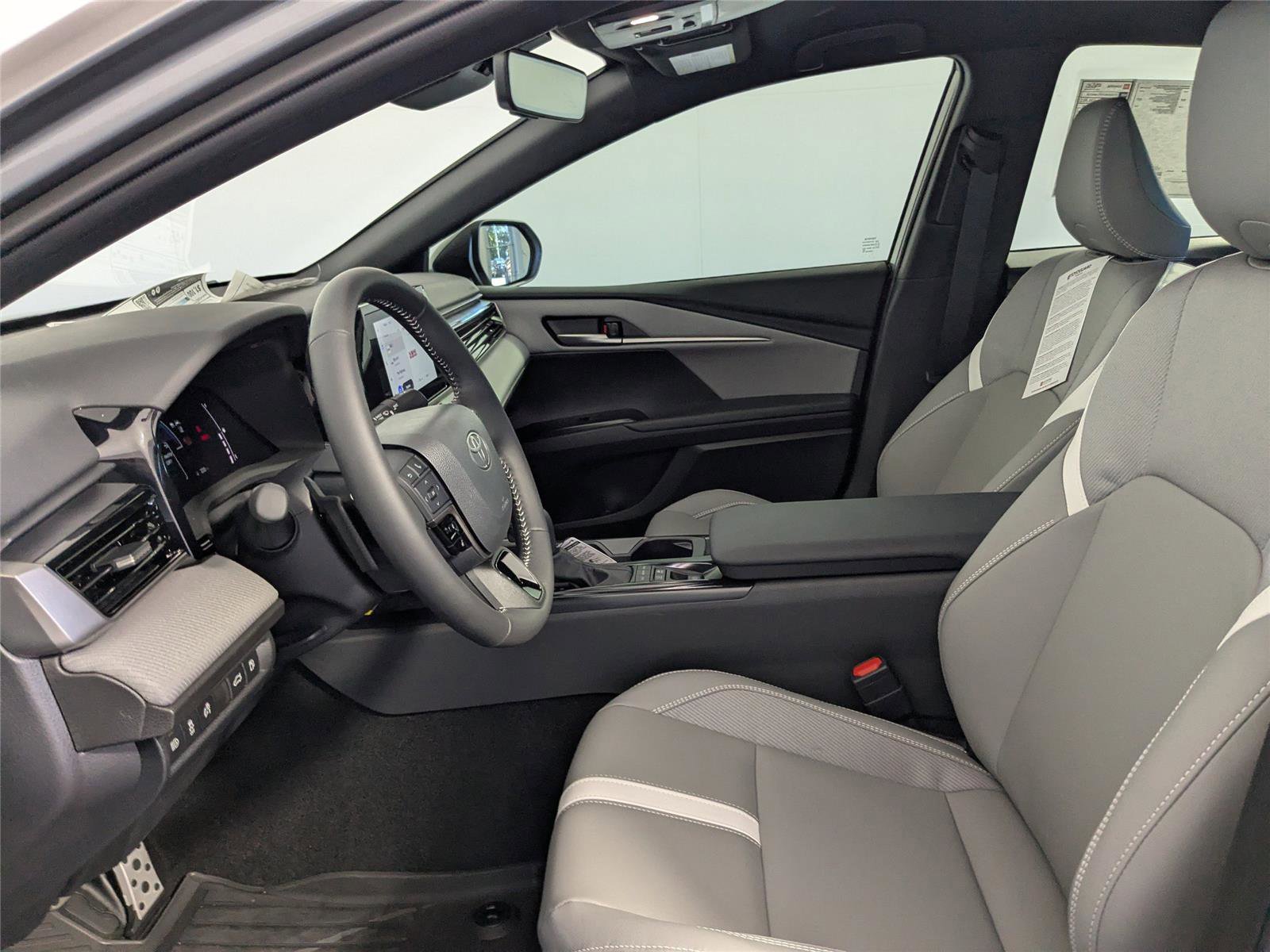 New 2026 Toyota Camry SE image 10