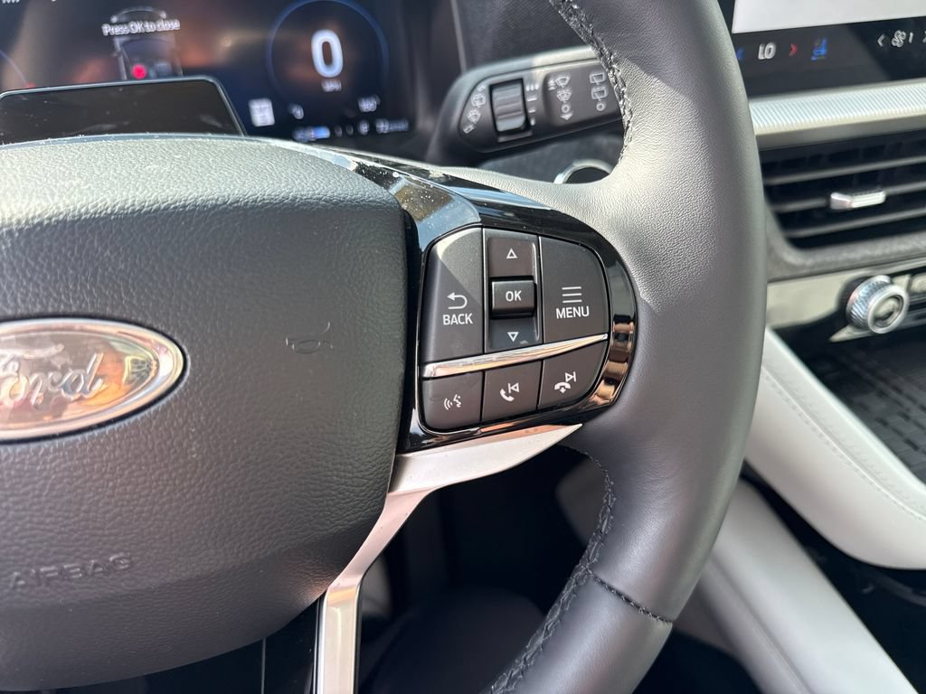 Used 2025 Ford Explorer Platinum w/ LUX Leather Package AWD/4WD image 37