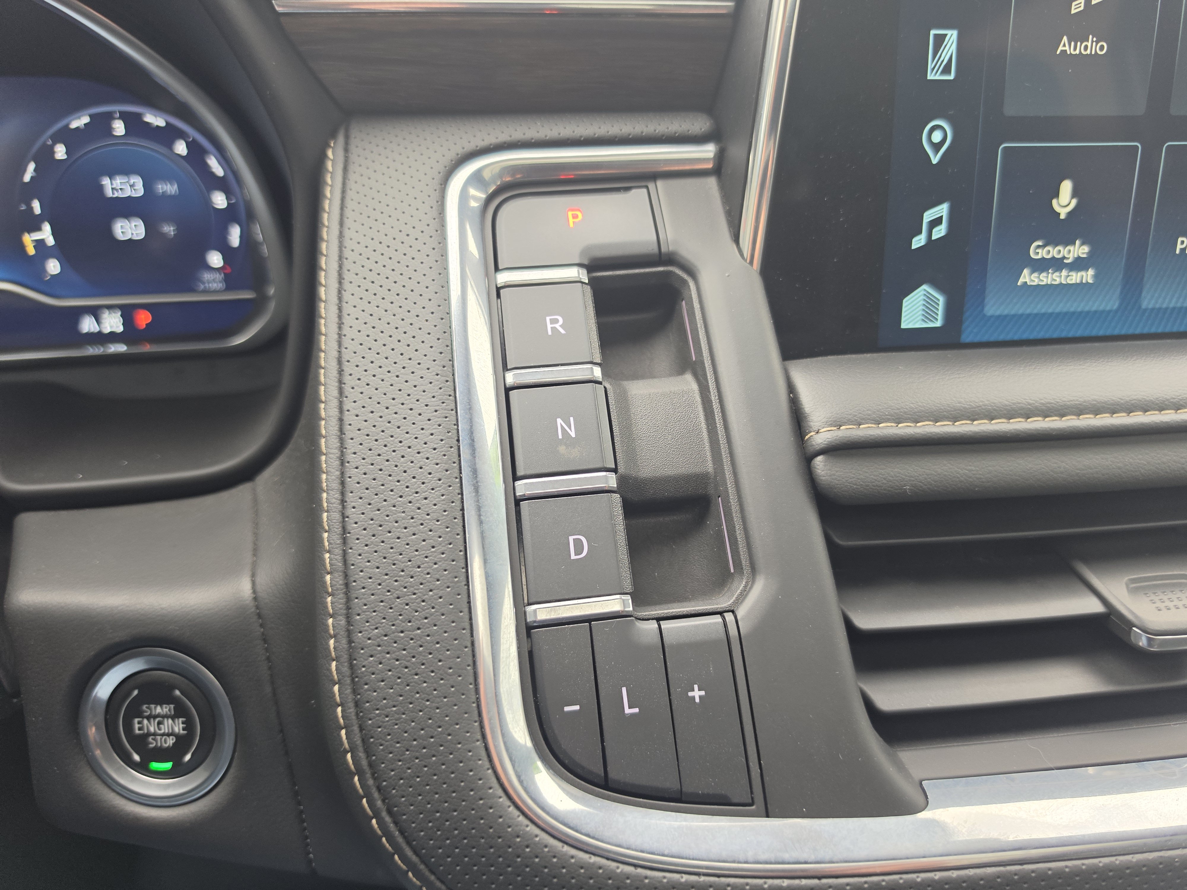 Used 2023 Chevrolet Tahoe Premier AWD/4WD image 27