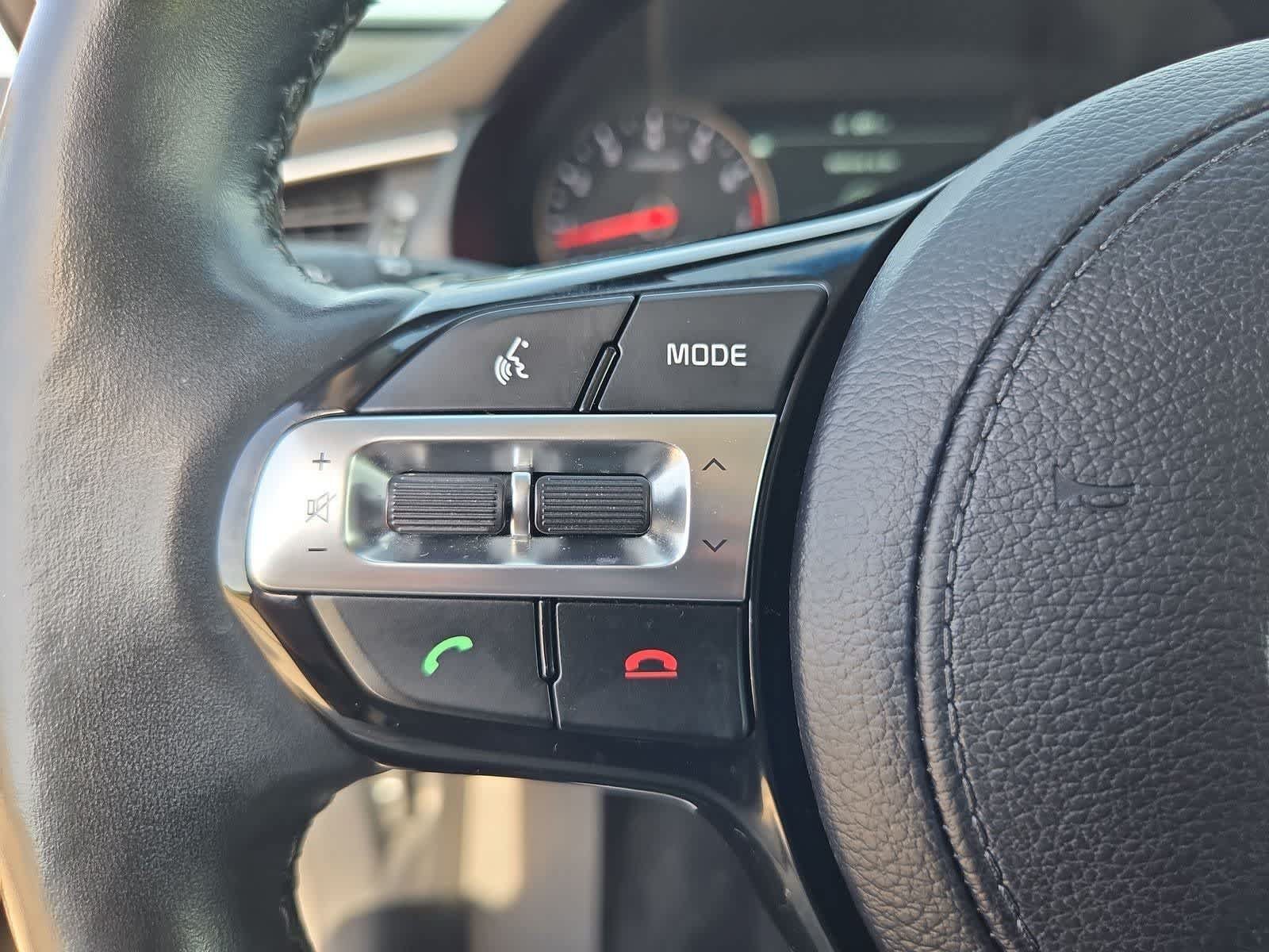 Used 2018 Kia Cadenza Limited FWD image 24