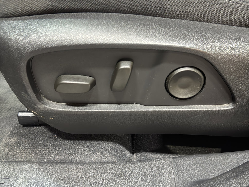 Used 2025 Chevrolet Equinox LT w/ Convenience Package II image 15