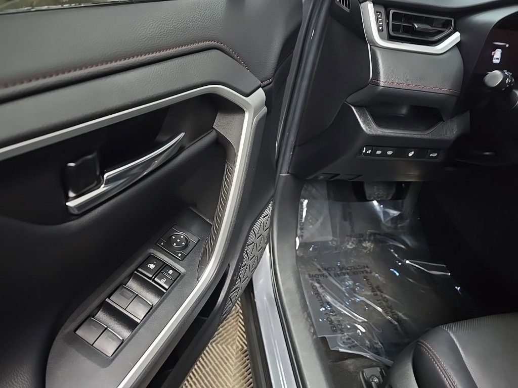 Used 2023 Toyota RAV4 TRD Off-Road image 28